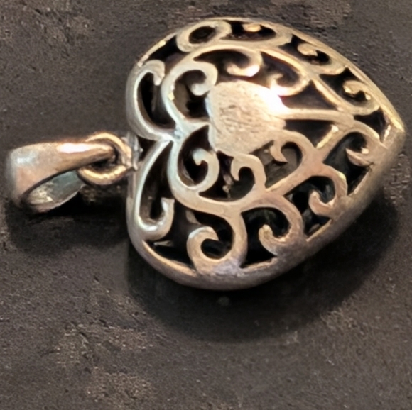 Intricate Vintage Sterling Silver Heart Filigree Pendant - Picture 3 of 8